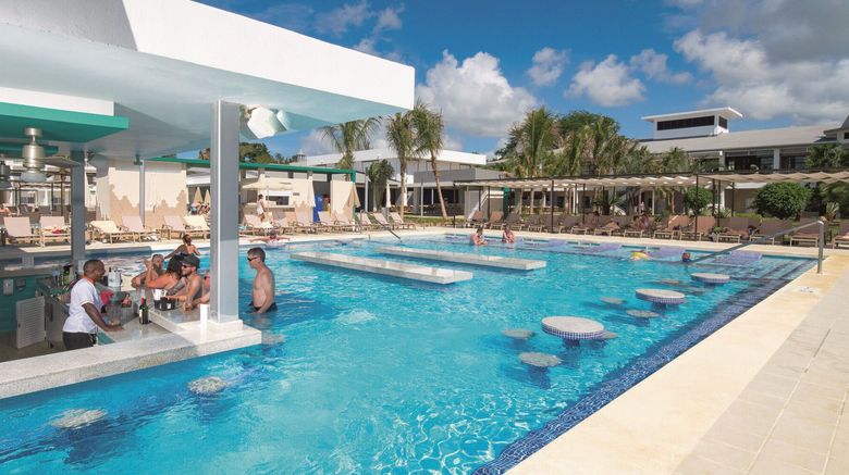 <b>Hotel Riu Palace Tropical Bay Pool</b> <b>Hotel Riu Palace Tropical Bay Pool</b>