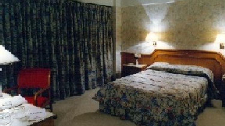 Hotel Cuatro Reyes Room