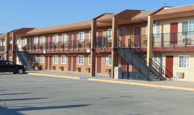 Corcoran Country Inn Exterior