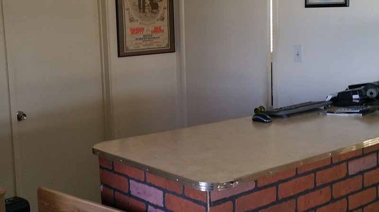 <b>Budget Inn Mojave Lobby</b>