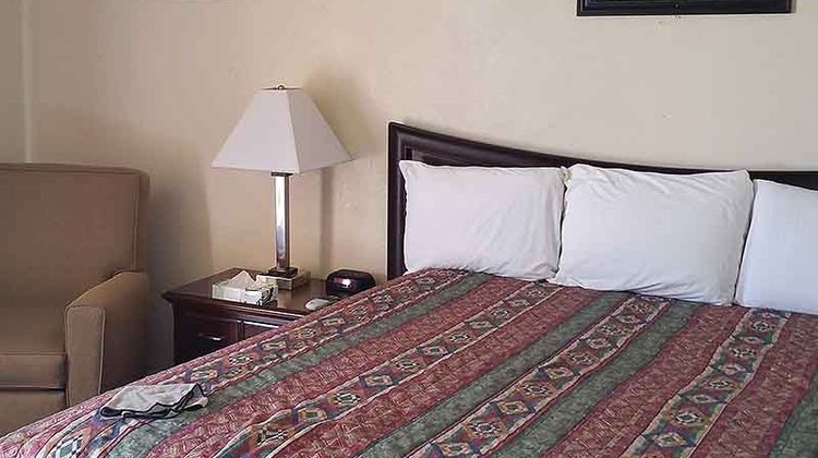 Budget Inn Mojave Room