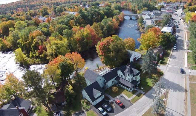 Henniker House B&B Exterior