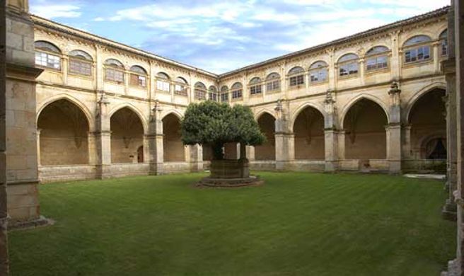 Hotel Monasterio San Zoilo Exterior