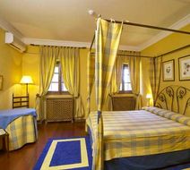 Hotel Monasterio San Zoilo Room