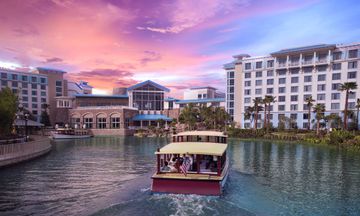 Loews Sapphire Falls Resort at Universal