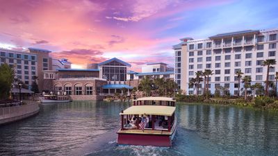 Loews Sapphire Falls Resort at Universal