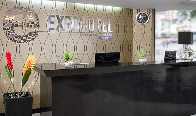 ExpoSuites Parque Central Bavaria Lobby