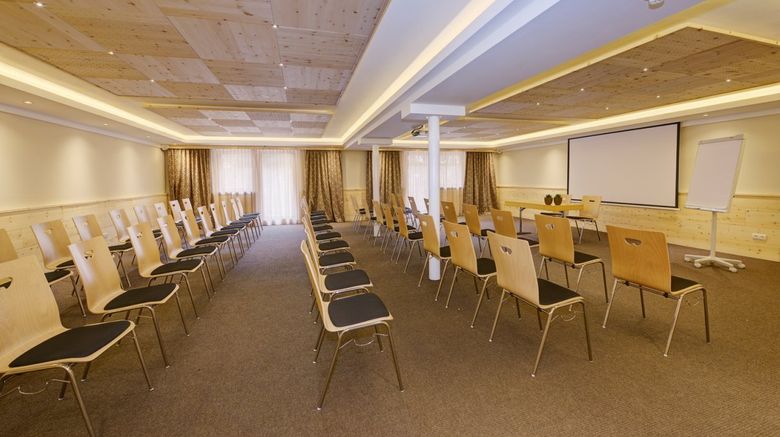 <b>Wellness & Spa Resort Quellenhof Meeting</b> <b>Wellness & Spa Resort Quellenhof Meeting</b>