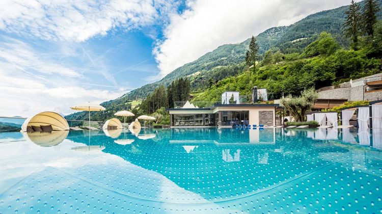 Wellness & Spa Resort Quellenhof Pool