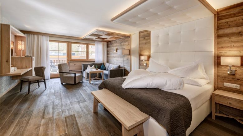 <b>Wellness & Spa Resort Quellenhof Room</b> <b>Wellness & Spa Resort Quellenhof Room</b>
