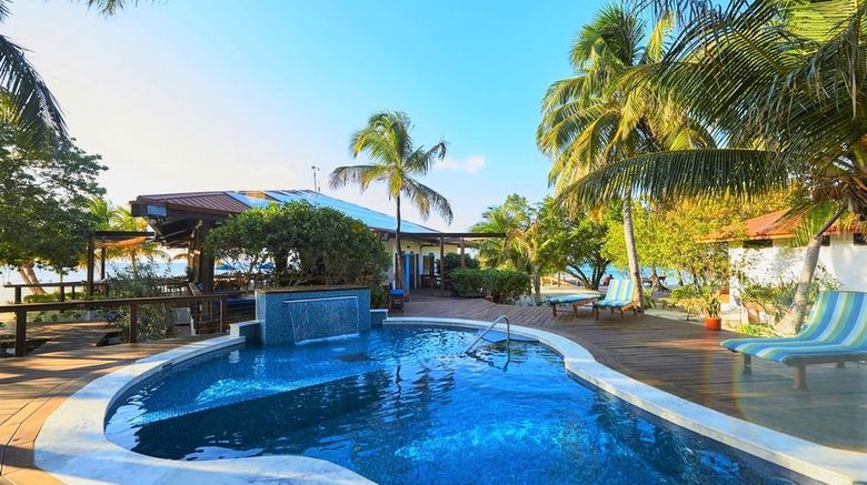 <b>Ray Caye, an Island Resort Pool</b>
