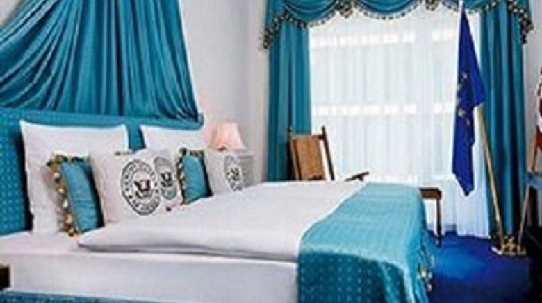 <b>Function Inn Hotel Room</b>