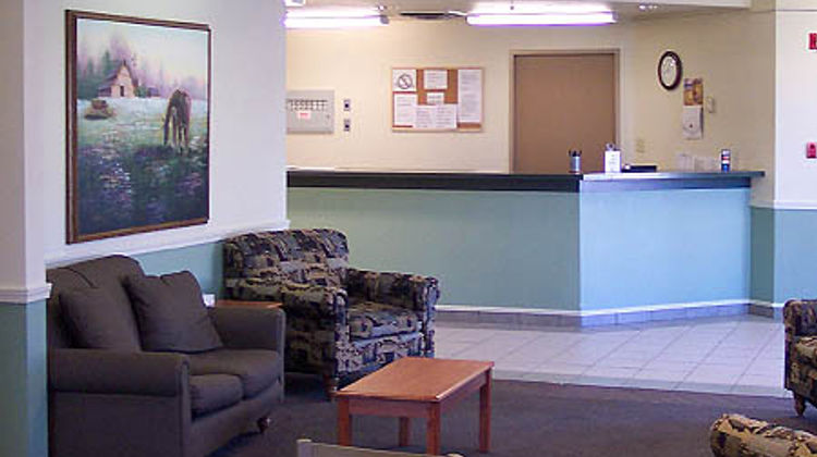 Super 8 Salmon Lobby