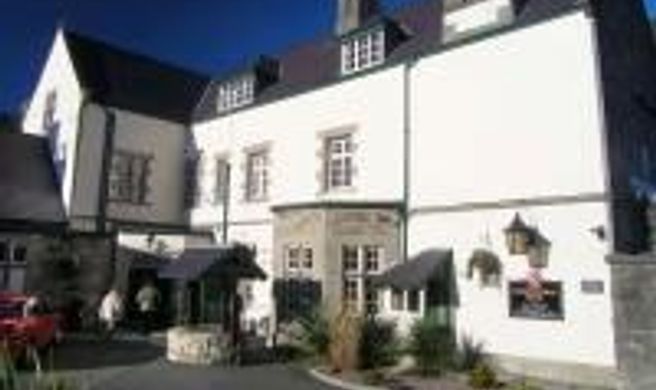 Bull Hotel Exterior
