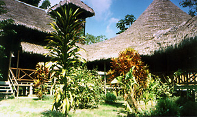 Heliconia Amazon River Lodge Exterior