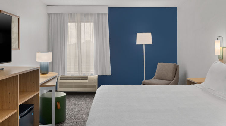 Spark by Hilton Newcomerstown Room