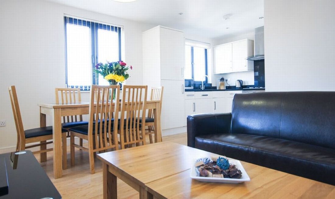 Crompton House Serviced Apartments Room