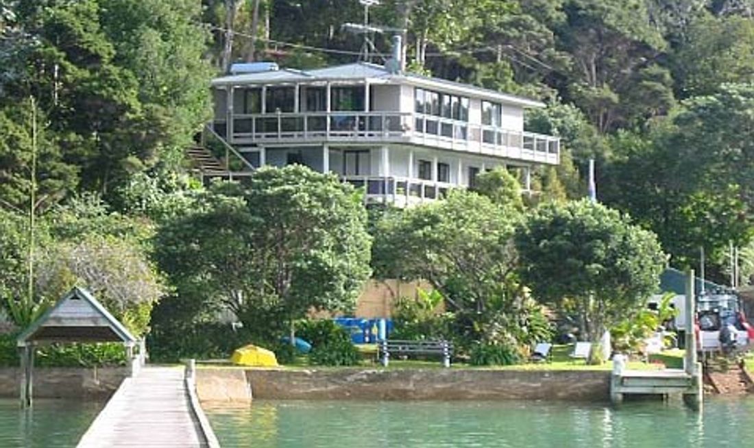 Kawau Lodge Exterior