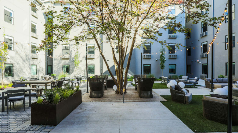 <b>voco The Darwin-Atlanta Midtown Exterior</b> <b>voco The Darwin-Atlanta Midtown Exterior</b>