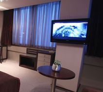 Queens Hotel Room