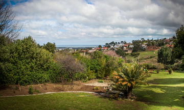 Winelands Villa Guesthouse & Cottages