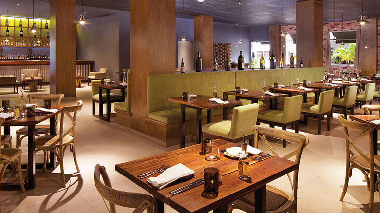 <b>El Dorado Seaside Suites Restaurant</b>