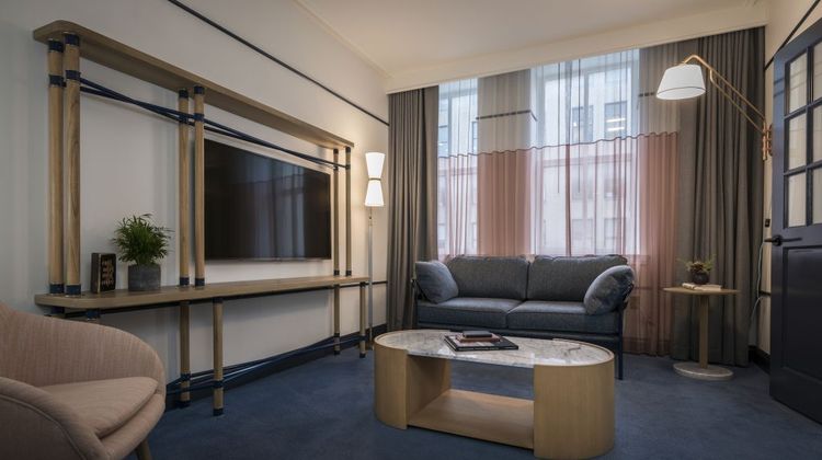 Hu. Hotel, Memphis Suite