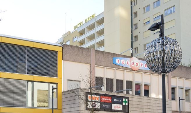 Hotel Illuster Exterior