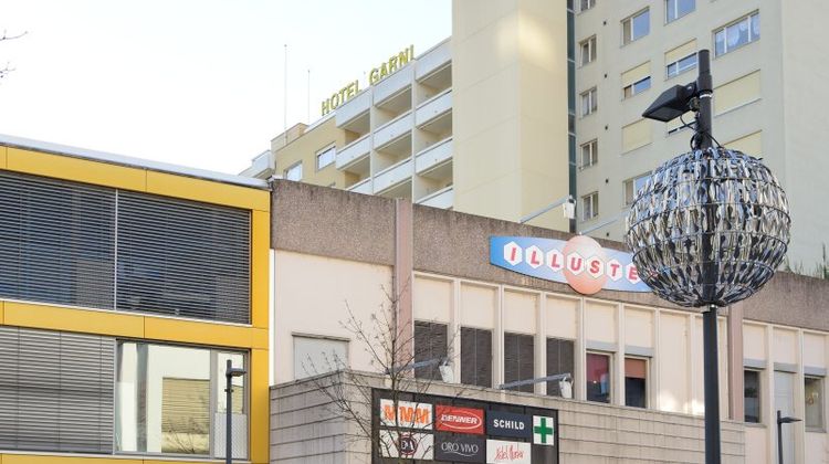 Hotel Illuster Exterior