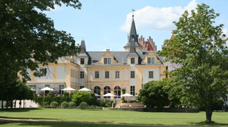 Schloss Liebenberg Exterior