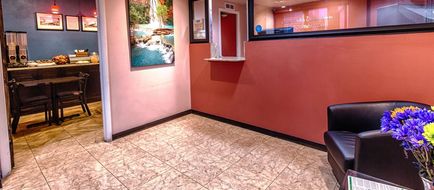 Travelodge Phoenix Downtown Lobby