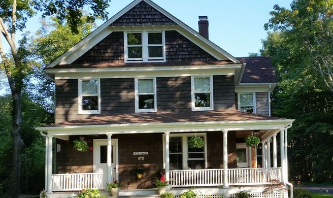 434 on Main B & B Exterior