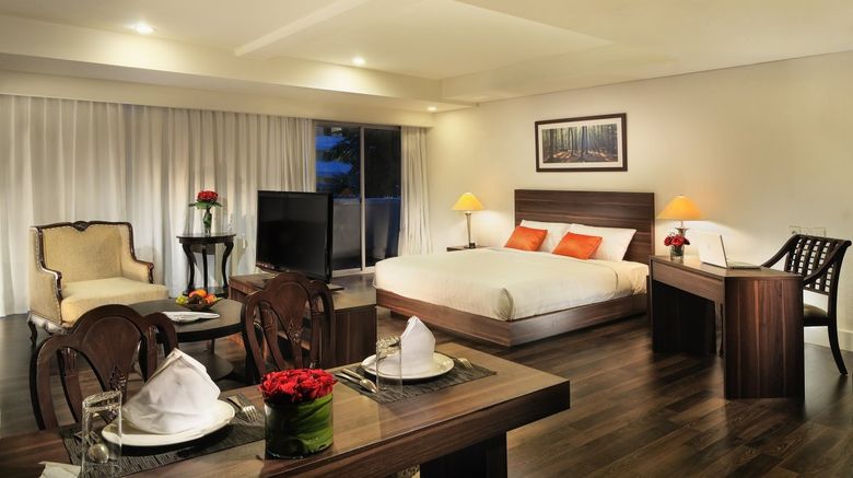 <b>Delonix Hotel Karawang Suite</b> <b>Delonix Hotel Karawang Suite</b>