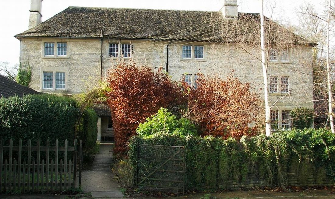 Manor Farm Grittleton B&B Exterior
