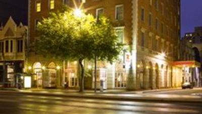 Hotel Grand Chancellor on Currie