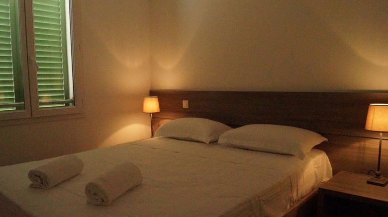 <b>Adonis Macinaggio Room</b>