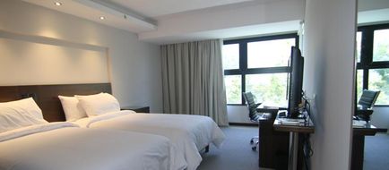 Hotel Crystal Tower Room