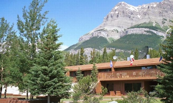 The Crossing Resort Exterior