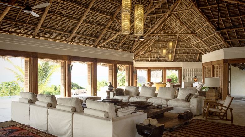 <b>Qambani Luxury Resort Lobby</b>