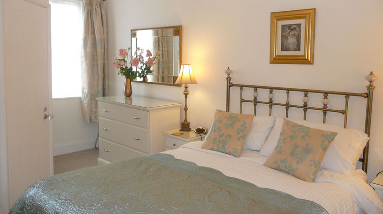 <b>Avenue Park Guest House Room</b>