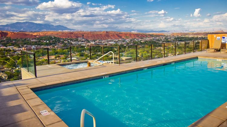 Inn on the Cliff Pool