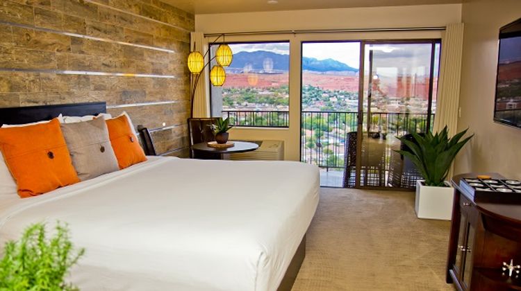 Inn on the Cliff Room