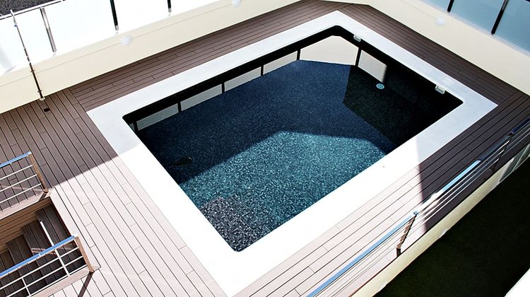 Urban Dream Granada Pool
