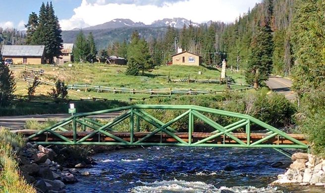 Elk River Guest Ranch Exterior