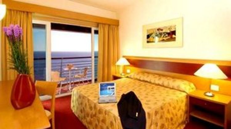 SANA Sesimbra Hotel Room
