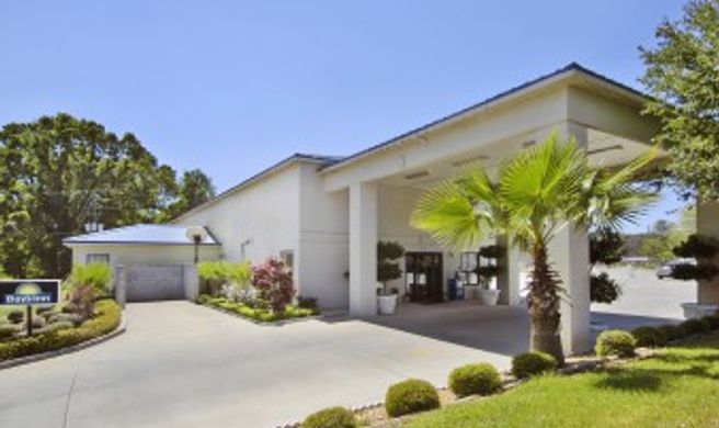 Days Inn by Wyndham Chipley Exterior