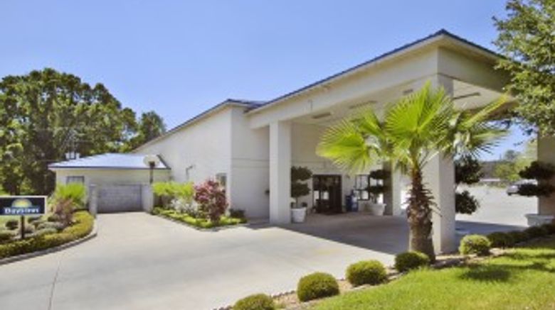 <b>Days Inn by Wyndham Chipley Exterior</b>