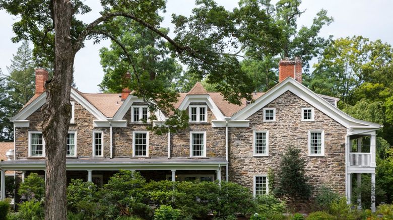 <b>Hasbrouck House Exterior</b>