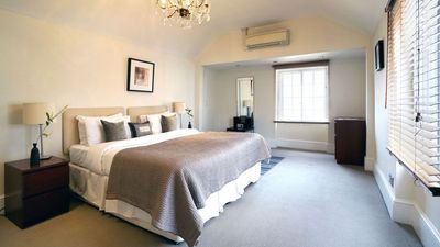 20 Hertford Street Service Apartments