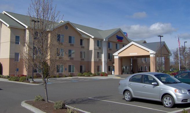 Spark by Hilton Central Point Medford Exterior